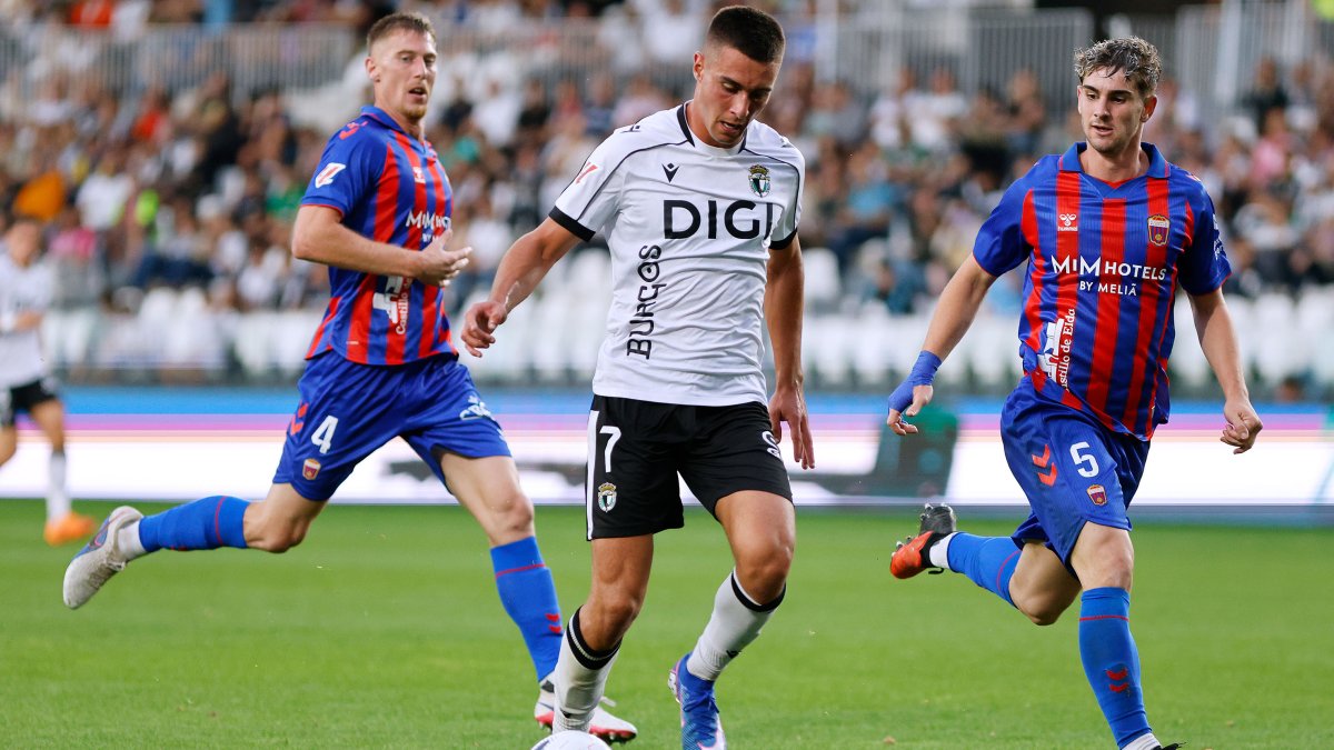 Jon Karrikaburu, durante el partido contra el Eldense.
