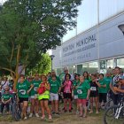 Vecinos y veraneantes tras la pasada marcha solidaria.