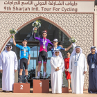 Mario Aparicio, en lo más alto del podio tras su victoria. Sharjah Sports Council