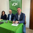 De derecha a izquierda, Sergio Chagartegui, Iñaki Sicilia y Alejandra Medina