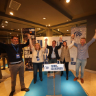 Suárez celebra con otros dirigentes del PP que han ganado las europeas en Burgos