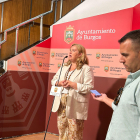 La alcaldesa, Cristina Ayala, recuerda la figura del que fuera primer edil de Burgos en democracia.