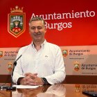 Julián Vesga (PSOE), durante su última comparecencia de prensa para hablar sobre los bonos del comercio.