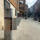 Los enganches del antiguo servicio Aranbici todavía siguen en las calles