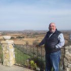 Javier Castán, alcalde de Valcabado, presume de las impresionantes vistas