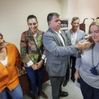 Ayala, junto a concejales del PP el día que anunció la rectificación sobre las ayudas a las ONG.