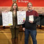 La concejala de Festejos del Ayuntamiento de Burgos, Carolina Álvarez, y el presidente de la Asociación San Julián, Luis Guerra.

El barrio de San Julián, en la zona sur de Burgos, renovará la tradición de nombrar 'Alcaldesa por un día' el jueves 30 enero con el objetivo de canalizar las peticiones de los vecinos para que las traslade al Ayuntamiento en una tradición que se celebra desde hace más de 40 años.

ESPAÑA EUROPA CASTILLA Y LEÓN SOCIEDAD