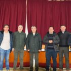 El Ayuntamiento de Cilleruelo despide a su medico y a su párroco, situados en el centro de la imagen