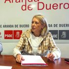 El portavoz municipal socialista en Aranda, Ildefonso Sanz, y la concejal Amparo Simón.