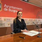 La portavoz del PP, Andrea Ballesteros, en rueda de prensa en el Ayuntamiento de Burgos.