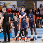 En el centro, Seoane, durante un partido con el Grupo Ureta Tizona Burgos.