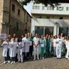 Medio centenar de médicos se concentraron ayer en el Santos Reyes