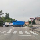 La circulación de camiones es constante en la BU-740, donde convergen tres núcleos poblacionales de Miranda de Ebro.