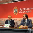 El portavoz de Vox, Fernando Martínez-Acitores, y el edil Ignacio Peña.