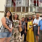 Un grupo de vecinos explica su día a día con las obras
