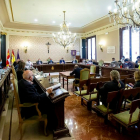 El pleno de la Diputación de Burgos estuvo marcado por un agrio debate en torno a la sanidad. SANTI OTERO