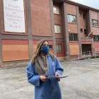 La portavoz municipal del PP, Carolina Blasco, en el exterior del edificio de Relaciones Laborales. 