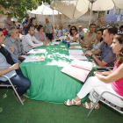 Concejales de la oposición en su primer intento -fallido- para conformar una candidatura a la alcaldía alternativa a Lacalle tras las elecciones.-R. OCHOA