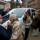 Los refugiados ucranianos se despiden del Campolara emocionados antes de dirigirse a Portugal. SANTI OTERO