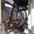 Interior de un inmueble devastado por el incendio de Quintanilla del Coco. SANTI OTERO