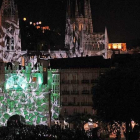 Proyecciones sobre el Arco de Santamaría y de la Catedral durante una Noche Blanca.