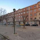 Imagen de la plaza interior de las viviendas ubicadas entre la avenida de la Paz y la calle de las Calzadas.-ISRAEL L. MURILLO