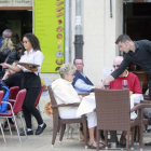 Las áreas de restauración y comercio son las que más contrataron el año pasado, 22.663, y en los que mayor hueco encuentran las mujeres (14.294).-RAÚL G. OCHOA