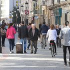 Imagen de una calle comercial del centro de la capital burgalesa.-ISRAEL L. MURILLO