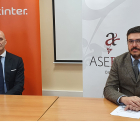 Firman el acuerdo, Joaquín Da Silva, subdirector general de Bankinter y director de Bankinter en la Organización Territorial Noroeste e Iker Ugarte, presidente de ASEBOR.