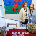 Sonia García y María José Lastra, de la Asociación de Promoción Gitana de Burgos. SANTI OTERO