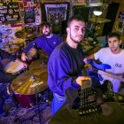 El grupo burgalés A Sako, en su local de ensayo. TOMÁS ALONSO