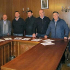 La firma de los siete contratos tuvo lugar el viernes en la localidad ribereña de Gumiel de Izán.-ADRI RIBERA