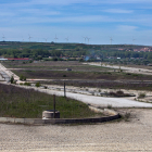Aspecto de la urbanización inacabada del Parque tecnológico en la carretera Logroño. TOMÁS ALONSO