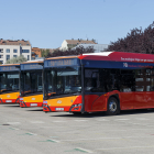 Movilidad ha adquirido cinco nuevos autobuses de gas natural comprimido. SANTI OTERO