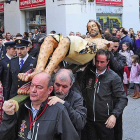 Procesión del Cristo de las Gotas tras la caída que dejó sin brazo a la talla.
