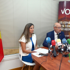 Los procuradores de Vox por Burgos en las Cortes de Castilla y León, Ana Rosa Hernando e Iñaki Sicilia. SANTI OTERO
