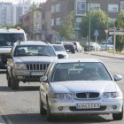 Imagen de turismos circulando por una calle de la capital burgalesa.-ISRAEL L. MURILLO