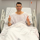 Gesto de optimismo de Andy Rodríguez desde el hospital. TWITTER / @BURGOS_CF