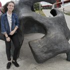 Laura Rojo en el Paseo Sierra de Atapuerca junto al MEH.-RICARDO ORDOÑEZ