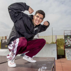 Guillermo Rodríguez, más conocido como Guillterm, a punto de saltar en el skate park del G-3.-SANTI OTERO