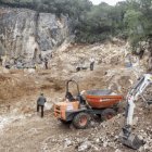 En este yacimiento, de 300 metros de extensión, se trabaja en limpiar la superficie con máquinas.-SANTI OTERO