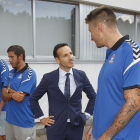 Félix Sancho, presidente del CB Miraflores, charla ayer con Javi Vega.-SANTI OTERO