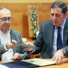 El consejero de Sanidad, Antonio María Sáez, firma un convenio para fomentar la donación de sangre con la Federación de Donantes de Castilla y León y las Hermandades de Donantes de Sangre provinciales-Ical