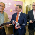 Ángel Carretón, César Rico y Eduardo Munguía, durante el acto de presentación. SANTI OTERO