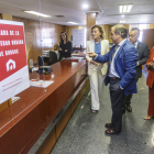 Visita de la Directora General de la Vivienda, María Pardo, durante su visita a las instalaciones de la Cámara de la Propiedad Urbana de Burgos.