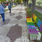 Banco arcoíris en Burgos para dar visibilidad al colectivo LGTBI.