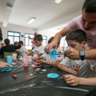 Los niños disfrutan con las actividades propuestas relacionadas con la magia y Harry Potter.