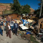 La alcaldesa de Burgos, Cristina Ayala, y el delegado de la Junta de Castilla y León, Roberto Saiz, visitan el poblado chabolista de El Encuentro.