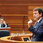 Alfonso Fernández Mañueco, en su réplica a Luis Tudanca.