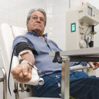 Francisco del Amo realizaba esta mañana en el centro de extracciones de sangre de Burgos su donación número 500.